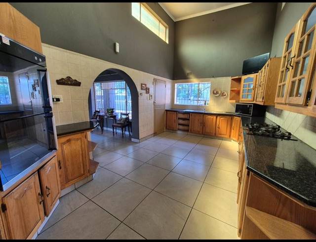 3 BEDROOM HOUSE FOR SALE IN BRACKENHURST